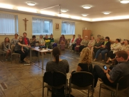 Caritas aptarė pagalbos namuose vienišiems žmonėms patirtį ir ateities galimybes
